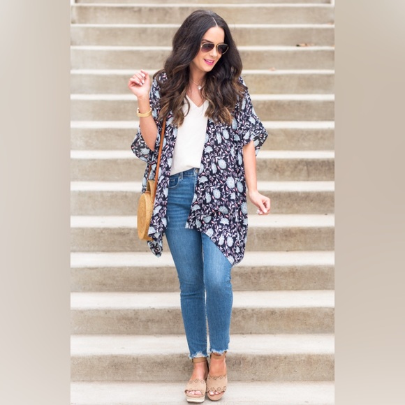 NWOT Loft Floral Daisy Kimono - Picture 4 of 8